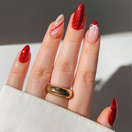 Nail Valentine red w...
